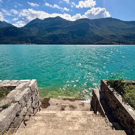 La Les Pieds Dans L'eau, Acces Direct Au D'annecy Apartamento *